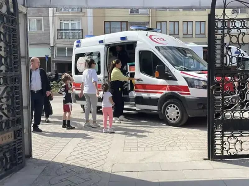 Eskişehir’de Sahipsiz Köpeklerin Saldırısı: İki Çocuk Yaralandı