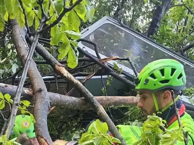 İtalya'da Teleferik Faciası: 4 Kişinin Hayatını Kaybetmesine Neden Oldu
