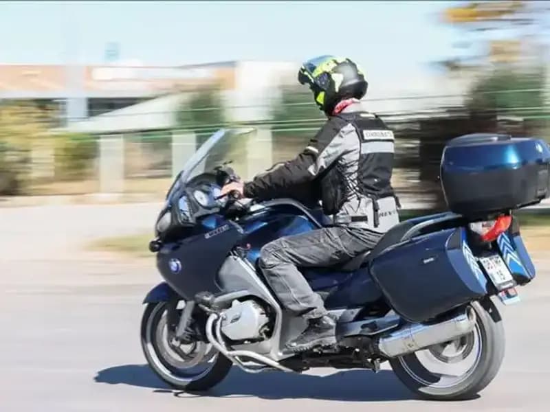 Motosiklet Sürücüsüne Kesilen Fazla Yolcu Cezası Neden İptal Edildi?