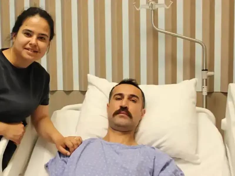 32 Yaşında Mide Kanaması Zannetti, Kalın Bağırsak Kanseri Teşhisi Şok Etti!