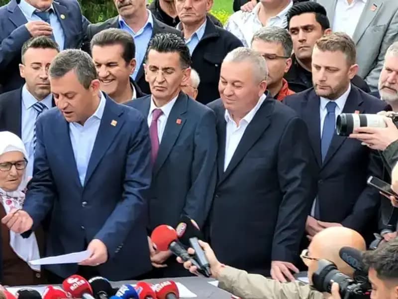 CHP, Ekrem İmamoğlu İçin Destek İmza Kampanyası Başlattı
