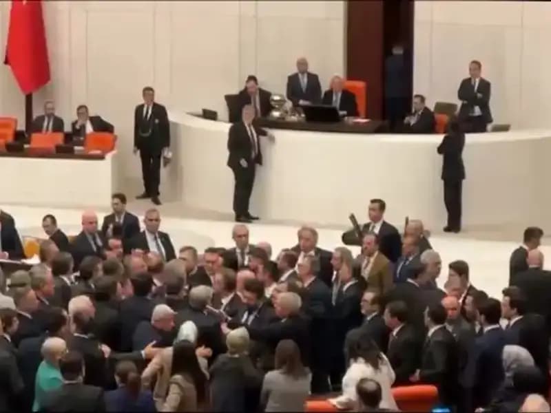 Mecliste Gergin Anlar: Emekli İkramiyesi Üzerinden Sözlü Tartışma