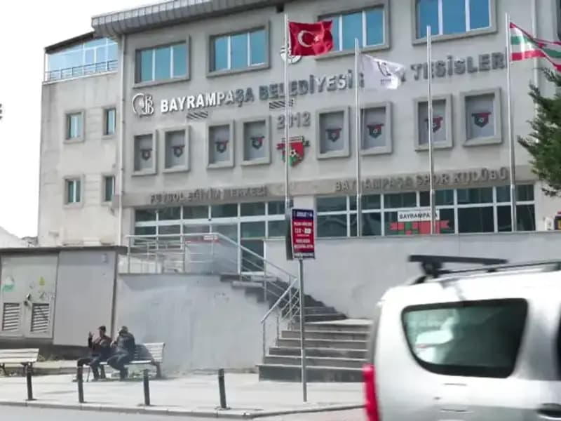 Arda Turan Spor Kompleksi'nde Otoparkta Su Baskını Şoku