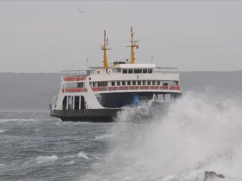 Gökçeada ve Bozcaada Feribot Seferleri Fırtına Nedeniyle İptal Edildi