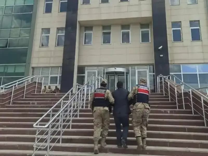 Hapis Cezası ile Aranan Şahsın Saklandığı Yer Alev Alev Ortaya Çıktı!