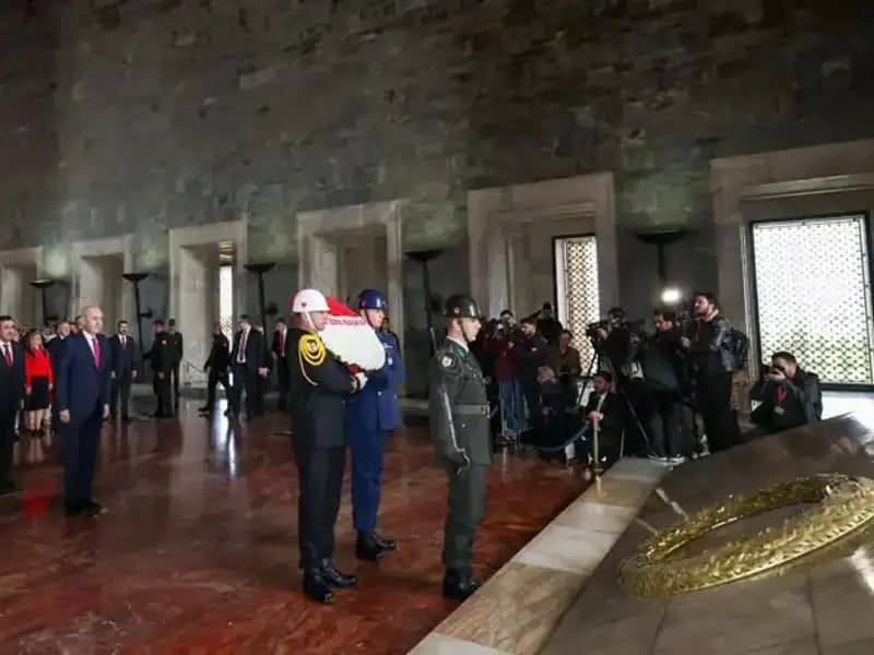 Devlet Erkanı Anıtkabir'de, Atatürk'ü Unutmadık Mesajı Verdi