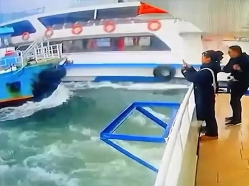 Haliç'te Tekne Kazası!