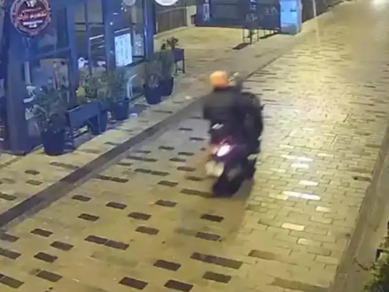 Gece Kulübüne Haraç Saldırısı: Silahlı Çatışma ve Hızla Kaçan Saldırganlar