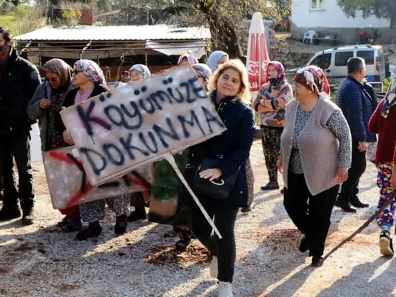 Tapulara şerh konulmuş köylünün haberi yok