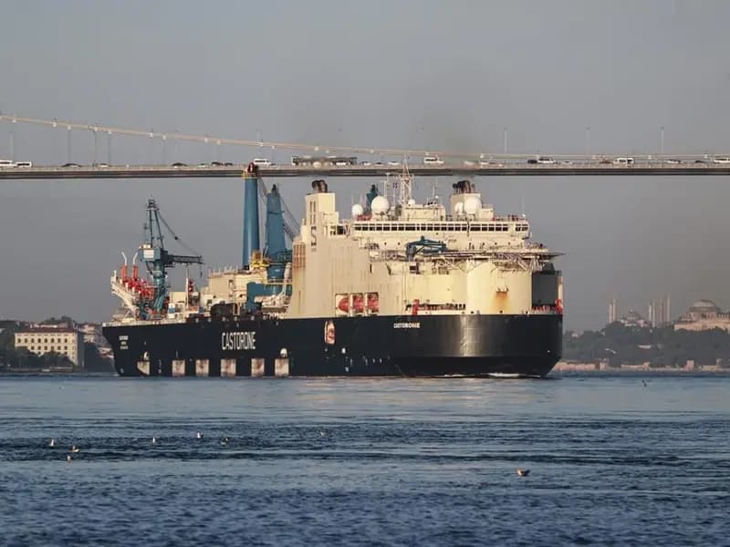 İstanbul Boğazı yeniden gemi trafiğine açıldı