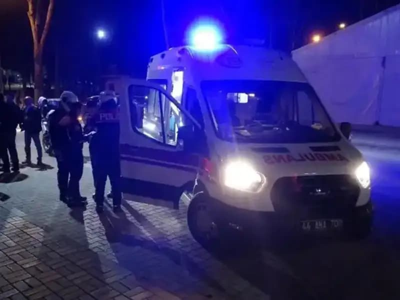 İki Grubun Silahlı Kavgası Parkta Büyüyen Gerilimin Ortaya Çıkışını Gösterdi