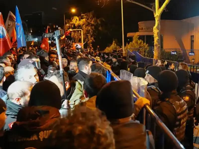 Ekrem İmamoğlu Protestoları Sırasında 16 Polis Yaralandı, 53 Gözaltı Yapıldı