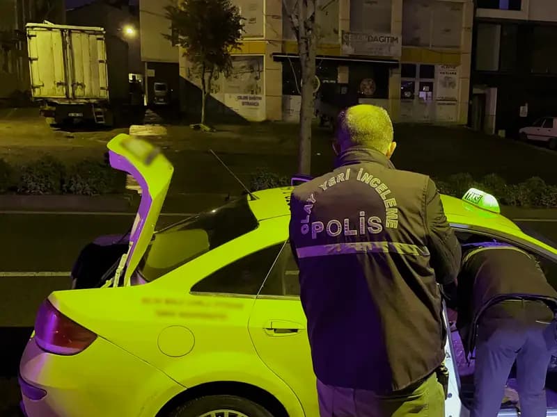 Çorlu'da Taksi Şoförü Seyir Halindeyken Bıçaklandı