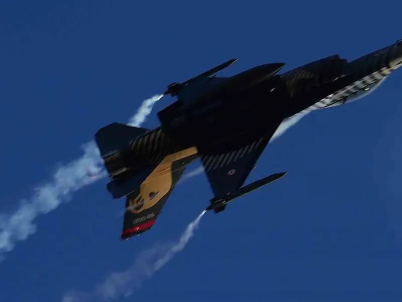 SOLOTÜRK, Çanakkale'de Deniz Zaferi'ni Unutulmaz Gösteriyle Anımsadı