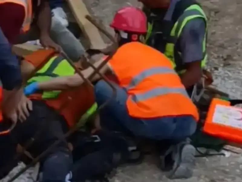 Adana'da İnşaat Alanında İş Kazası: İki İşçi Yaralandı