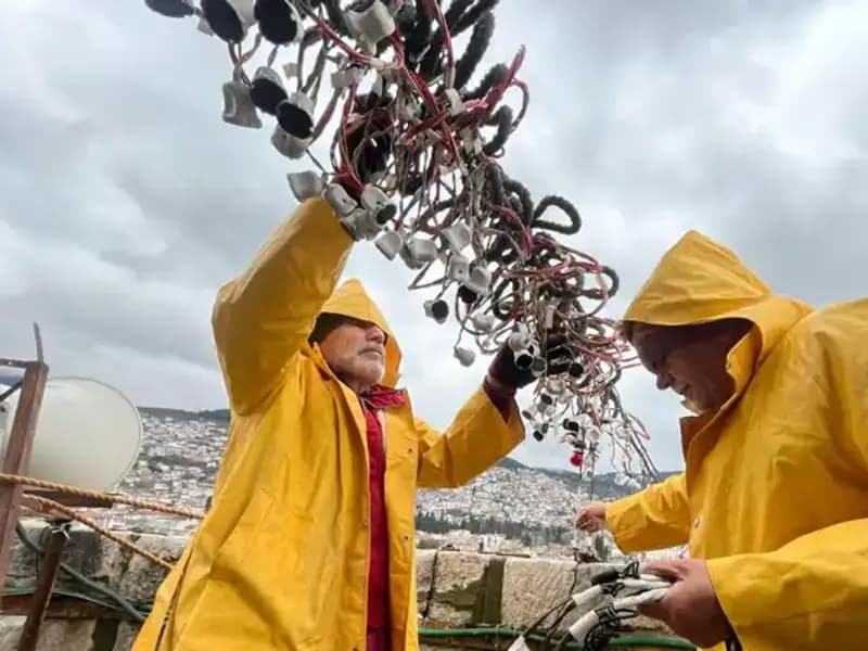 Sultanahmet Camisi'nde Mahya Mesaisi: 70 Metre Yükseklikle Yeni Bir Rekor