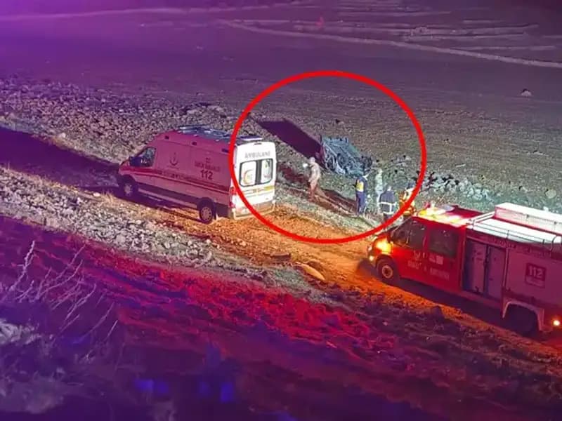 Otomobil Şarampole Devrildi: İki Kişi Hayatını Kaybetti