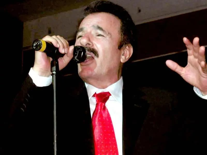 Ferdi Tayfur'un Son Yolculuğuna Binlerce Seveni Katıldı