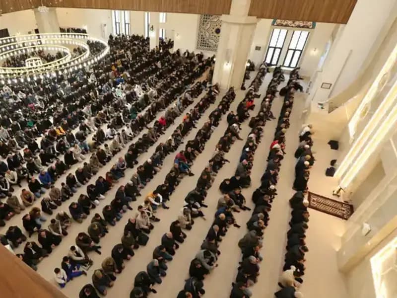 Cuma Namazı Saatleri: 4 Nisan 2025'te İstanbul, Ankara ve İzmir'de Kılınacak Zaman