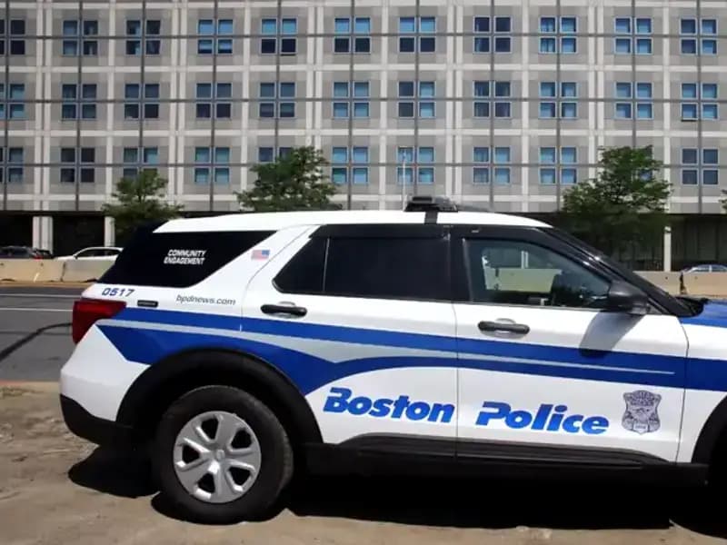 Kamyon Dehşeti: ABD'de Kaldırıma Çıkan Araç 6 Kişiyi Yaraladı