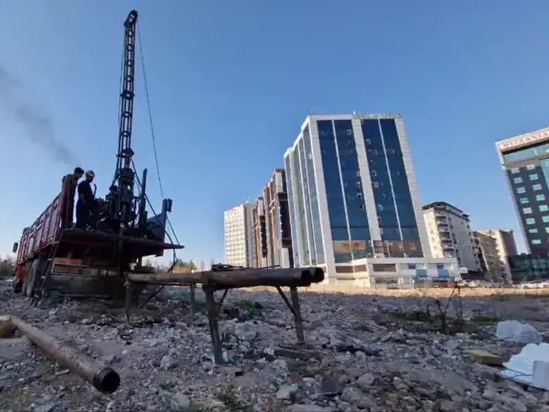 Galeria Sitesi'nde İlk Kazmanın Vurulması: 89 Kişi İçin Anma