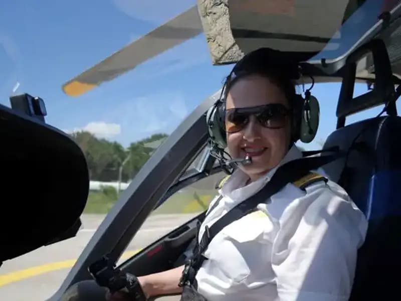 Türkiye'nin İlk Kadın Ambulans Helikopter Pilotunun Azmi ve Başarı Hikayesi