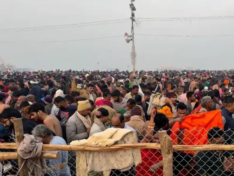 Hindistan'da Dini Festivalde İzdiham: 6 Kişi Hayatını Kaybetti