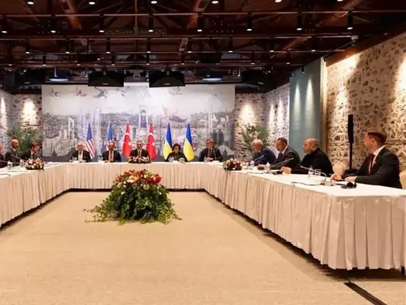 Barış Masasında Tarihi Gün! Üçlü Görüşmeler Resmen Başladı