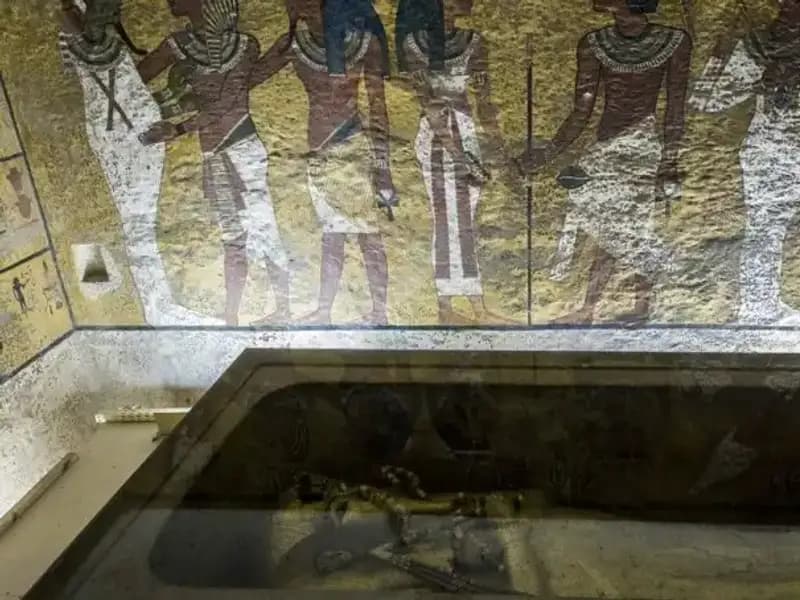 Tutankamon'un Mezarı: 3000 Yıllık Sırrın Perdeleri Aralandı