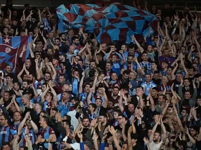Trabzonspor-Galatasaray Maçının Biletleri Hızla Tükeniyor: Kaçırmayın!