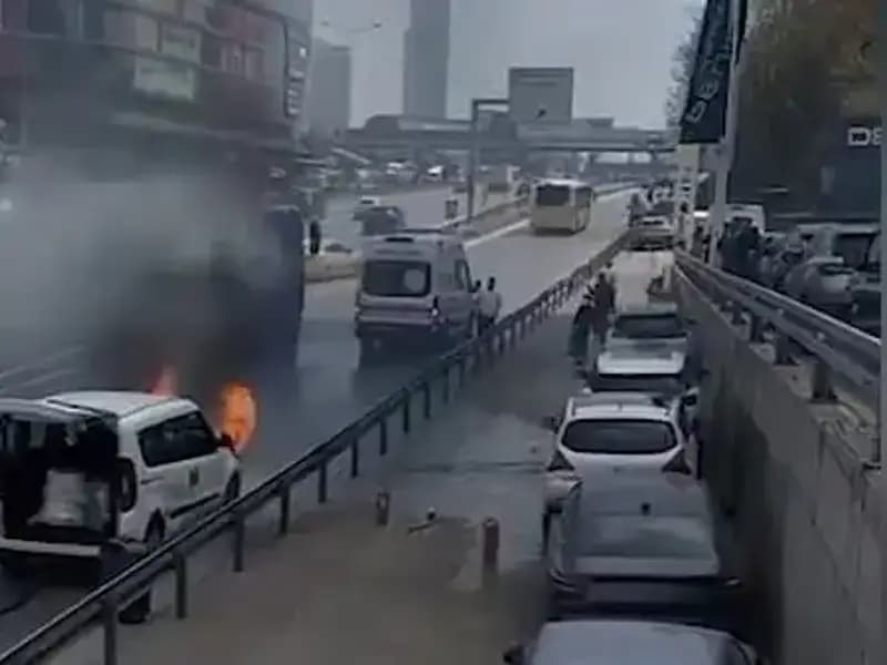 Yangın Söndürme Taktikleri: TOMA ile Yanan Araca Müdahale Edildi