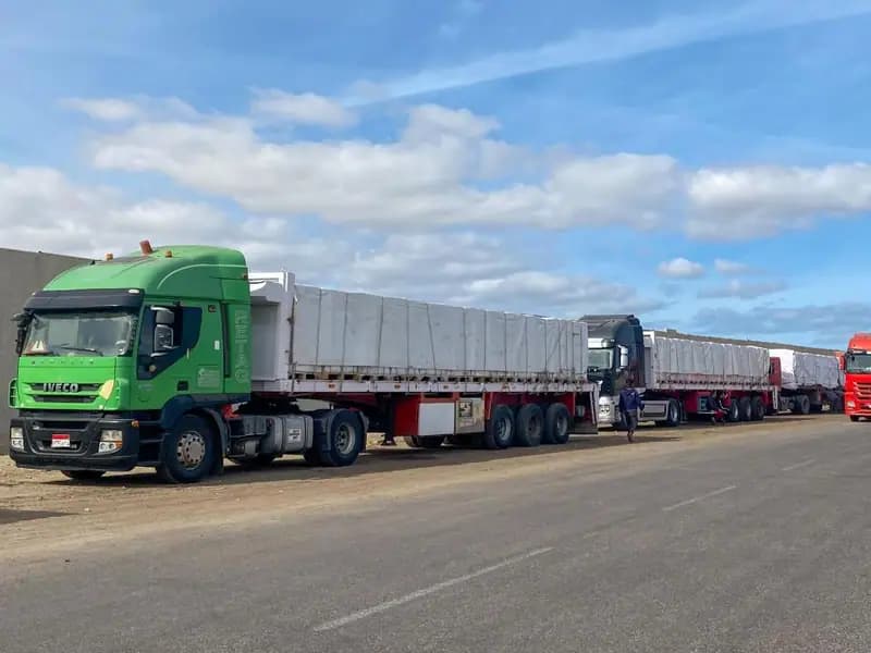 Gazze'ye Yardım Tırları Ateşkesin Ardından Girmeye Başladı