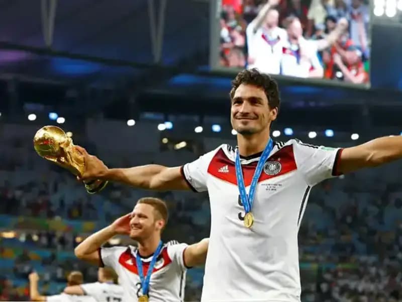 Alman Futbolunun Efsanesi Hummels Futbola Veda Etti!