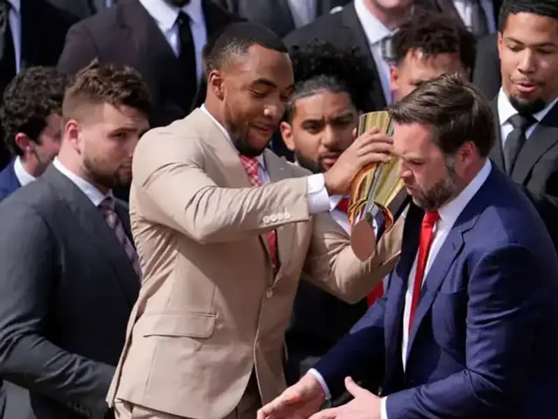 Beyaz Saray'da Şampiyonluk Kupası Krizi: Vance’ın Komik Anısı