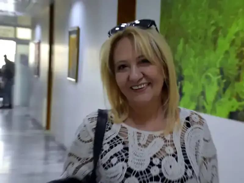 21 Yaşındaki Genç Kızın Kanserle Sınavı: 6 Yıl Sonra Kendisine de Teşhis Kondu