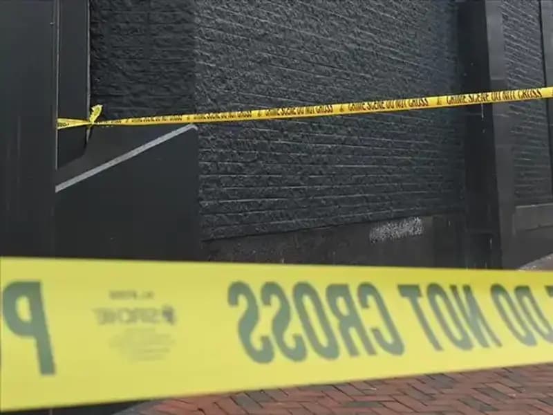 Duvar Delip Giren Hırsızlar: 10 Milyon Dolarlık Takıyı Ele Geçirdiler!