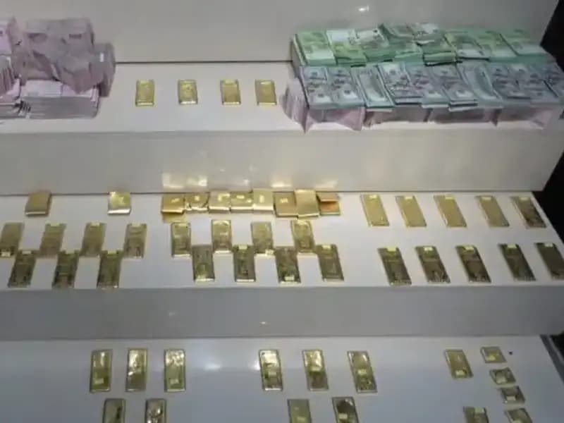 Van Havalimanı'nda Kaçak Altın ve Para Operasyonu: Ayrıntılar Ortaya Çıktı