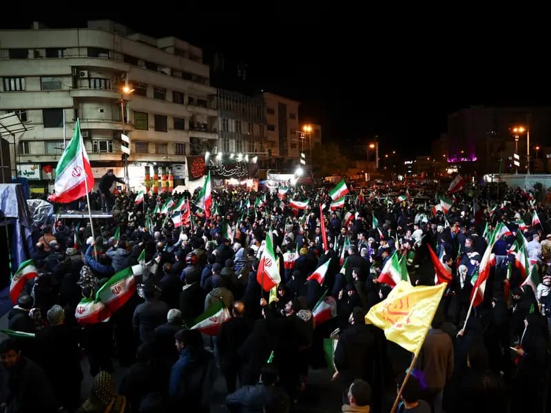 Tahran'da Ateşkes Sevinci: Binlerce Kişi Sokaklarda