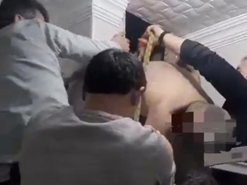 Yozgat'ta Eşinin Evine Girmeye Çalışan Adam Havalandırmada Sıkıştı