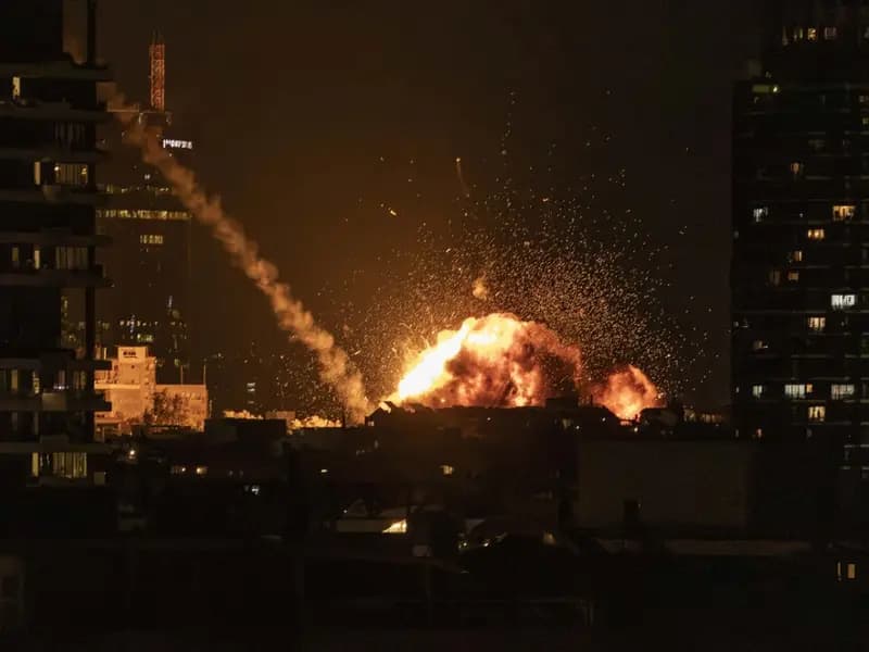 İran Ordusu'ndan Sert Açıklama: Savaş Devam Edecek