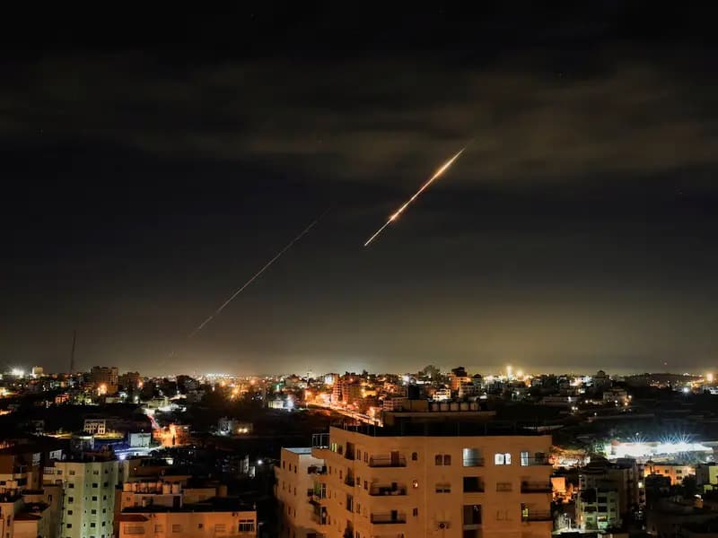 ABD-İsrail-İran Savaşı 16. Günde: İran'dan Körfez Ülkelerine Çağrı