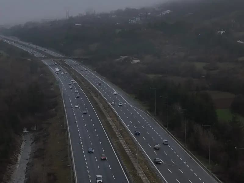 Bayram Dönüş Yolculuklarında Trafik Yoğunluğu Artıyor