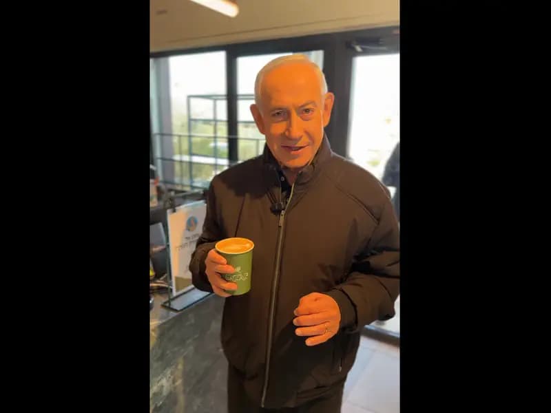 Netanyahu, "Öldü" İddialarına Sosyal Medyadan Yanıt Verdi