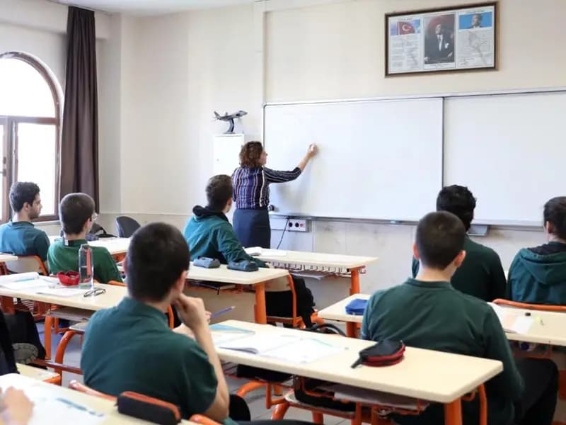 MEB'in Ara Tatil Etkinlik Kitapları Öğrencilere Sunuldu