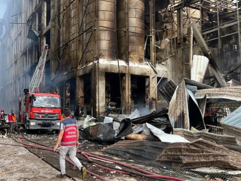 Sakarya’da Fabrikada Patlama: 1 Ölü, 30 Yaralı