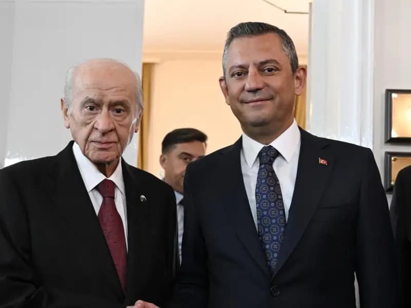 Bahçeli, Özgür Özel'i Kadir Gecesi'nde Telefonla Aradı