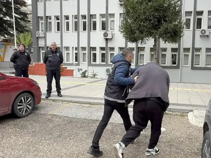 10 Bin Sentetik Ecza Hapı Ele Geçirildi, 20 Şüpheli Gözaltında!