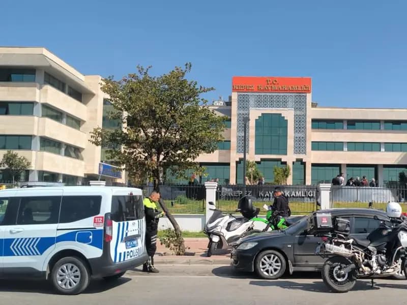 Kepez Kaymakamlığı'nda Silahlı Olay: Tahliyeler Gerçekleşti