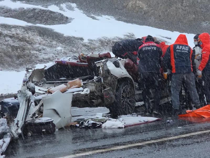 Tatvan'daki Kaza: 6 Aylık Bebek Hastanede Hayatını Kaybetti