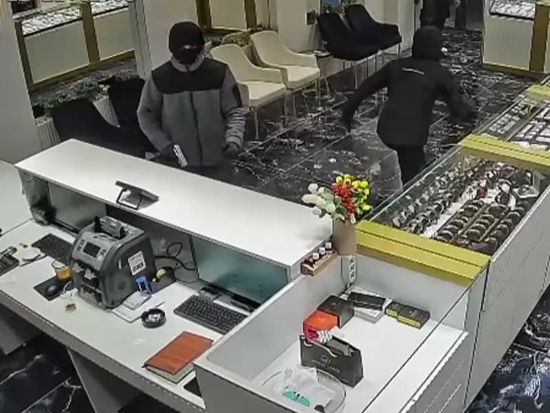 Konya'da Kuyumcu Soygunu: Silah ve Bilezikler Sahte Çıktı